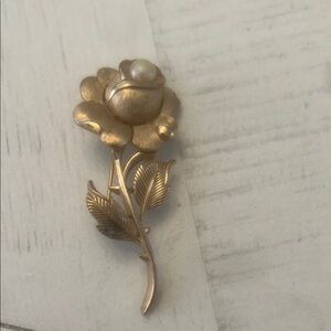 Vintage Signed Crown Trifari Brooch Pin Rose Imitation Pearl Brushed Gold Tone